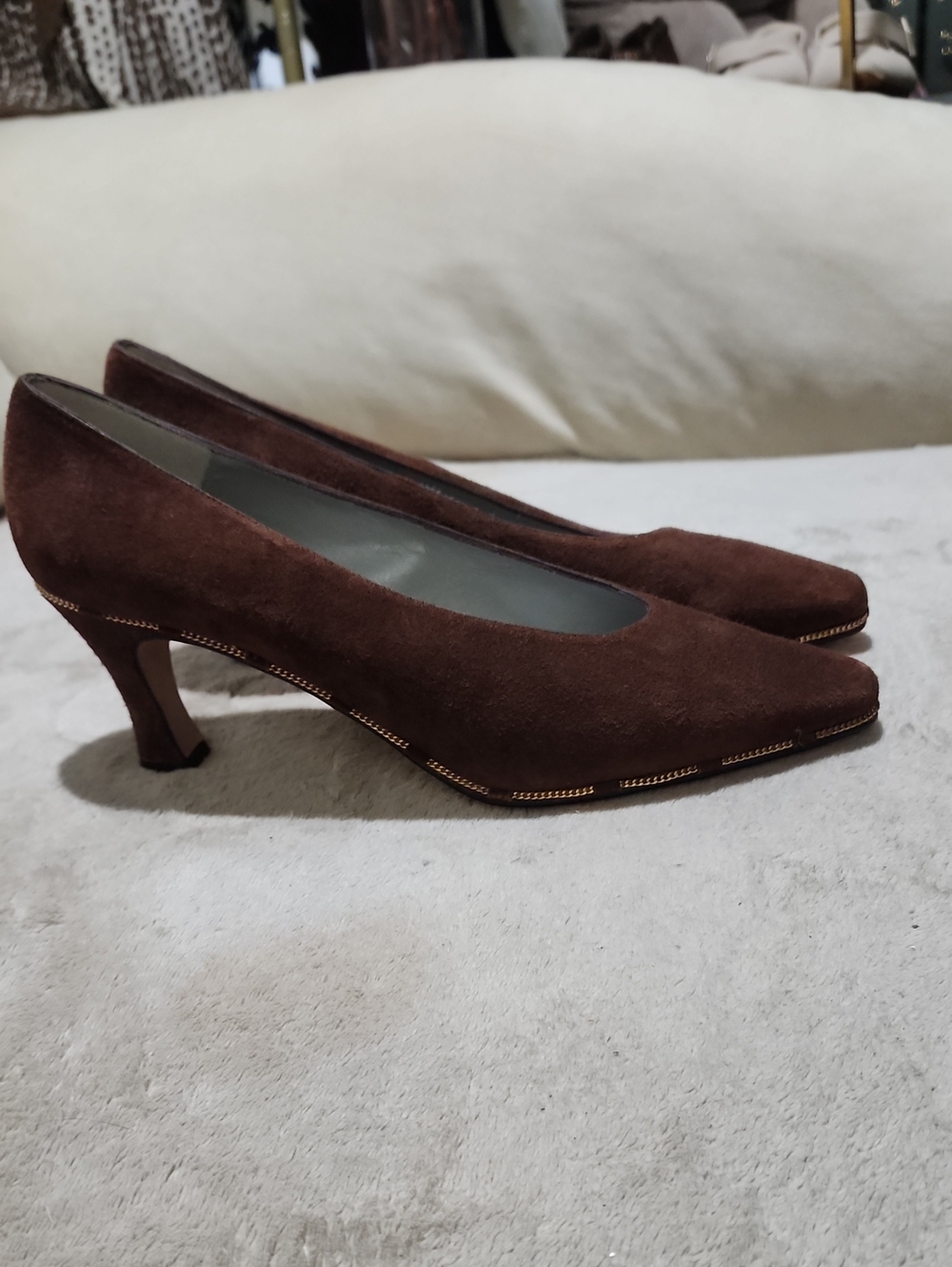 NWT.Sergio Zelcer Chocolate Brown Suede Mid-Heel Pumps